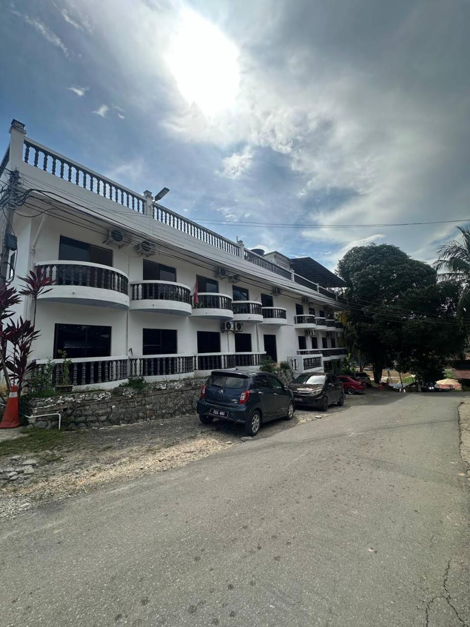 Teresek View Motel Kuala Tahan Exterior foto